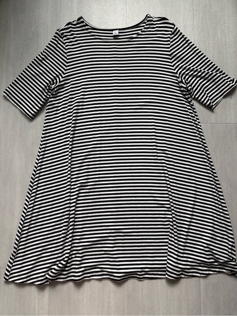 Old Navy Black & White Striped Dress - Classic Fit